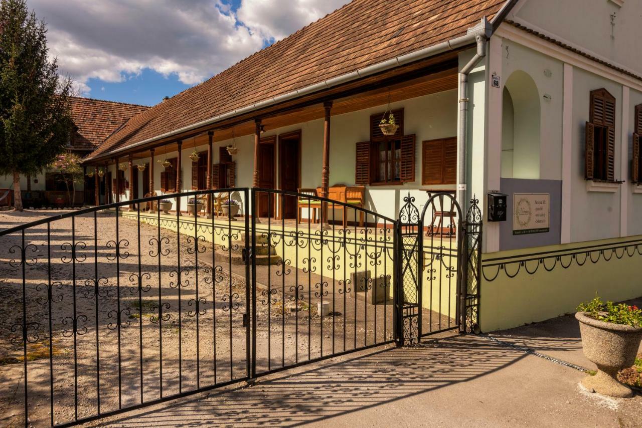 Noresa Etterem Es Panzio Hotel Szalka